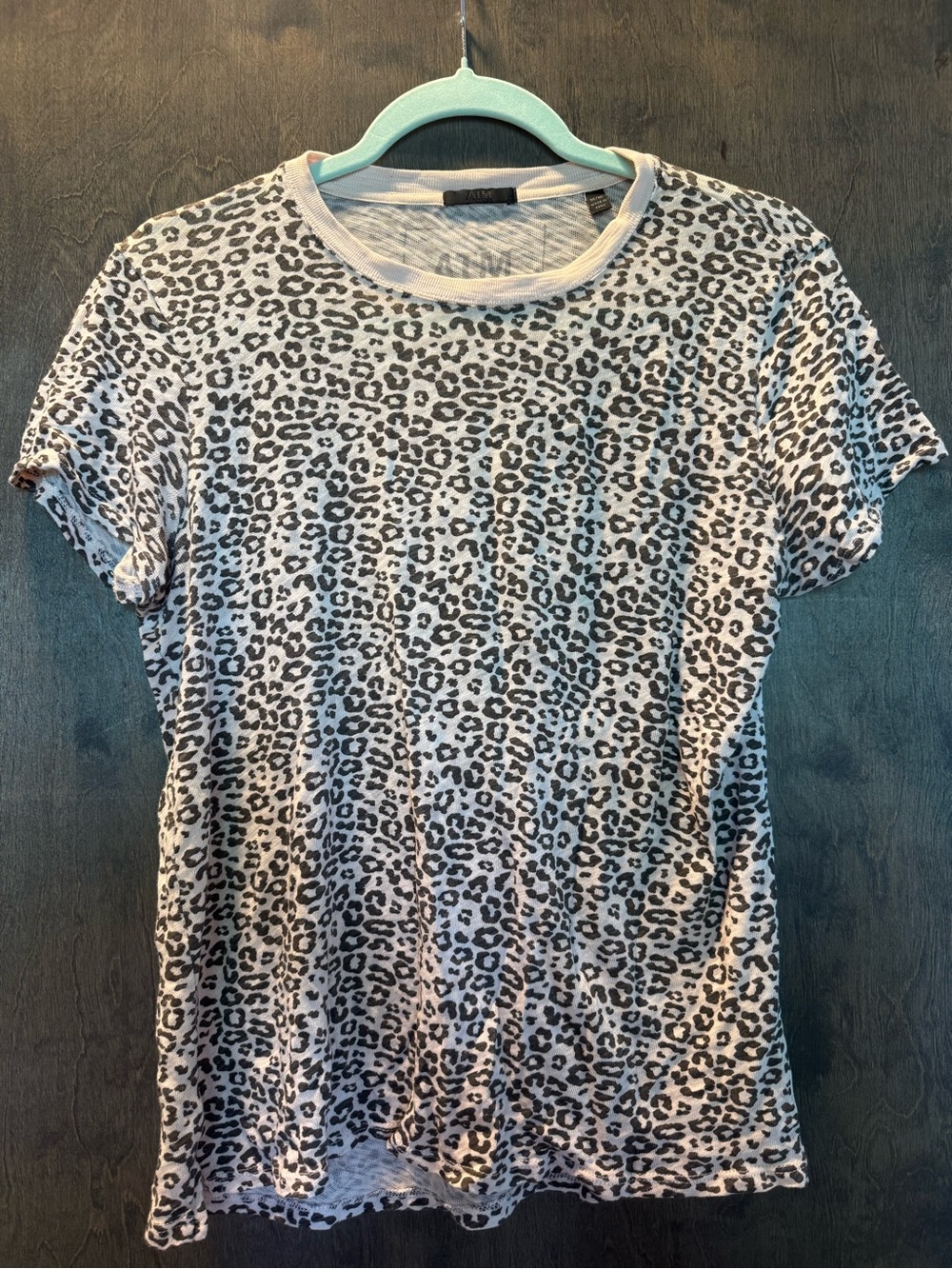 Leopard Print Short Sleeve Tee - Light pink